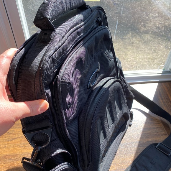 Oakley Backpack - Picture 9 of 13